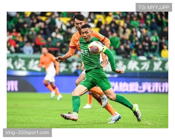 国安新赛季备战启动阵容调整，锋线组合磨合成型展现训练成果